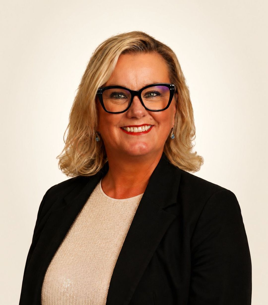 Mel Bonsall Receptionist